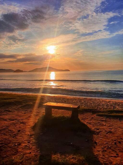 100Mts Da Praia Com Churrasqueira, Piscina E Wi-Fi Карагуататуба Екстер'єр фото