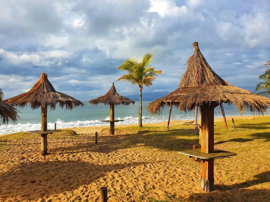 100Mts Da Praia Com Churrasqueira, Piscina E Wi-Fi Карагуататуба Екстер'єр фото